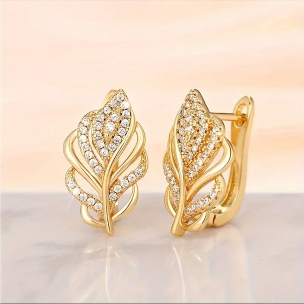 Gold Leaf Hoop Earrings Simulated Diamond 2CT Sparkle Glam NWT